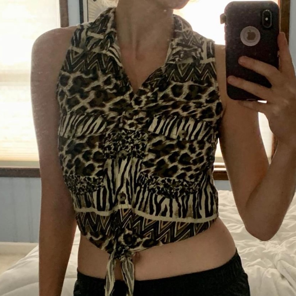 River Island - Cheetah Print Button-up Crop Top
